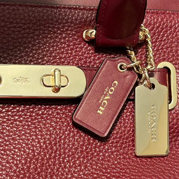 COACH Swagger 27 Smooth & Pebble Leather Crossbody Bag in Burgundy - Picture 5 of 15